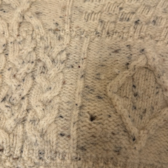 Celtic Country small thick cream cable knit sweater - Picture 6 of 10